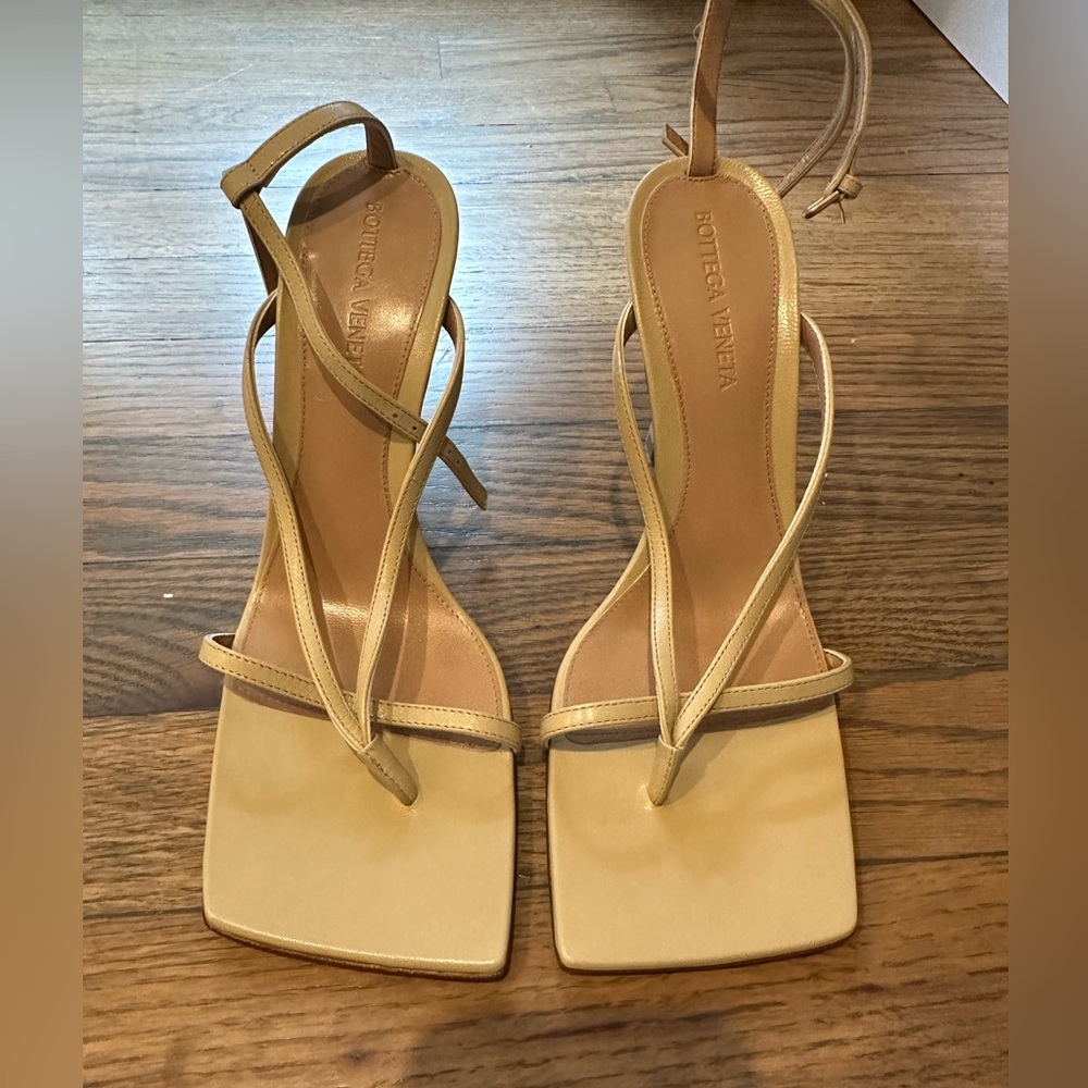 BOTTEGA VENETA
Stretch Ankle Strap Sandals